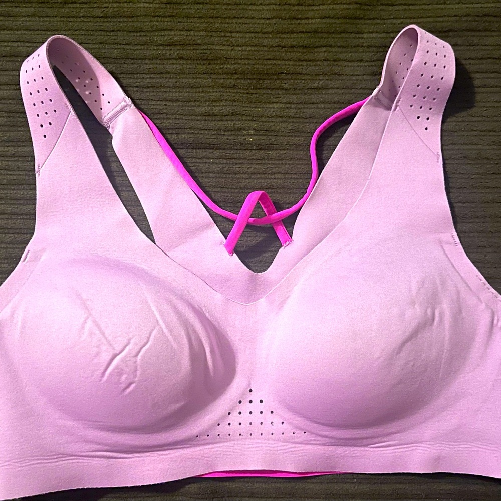 Brooks Sport Bra Size Small, 32A/B